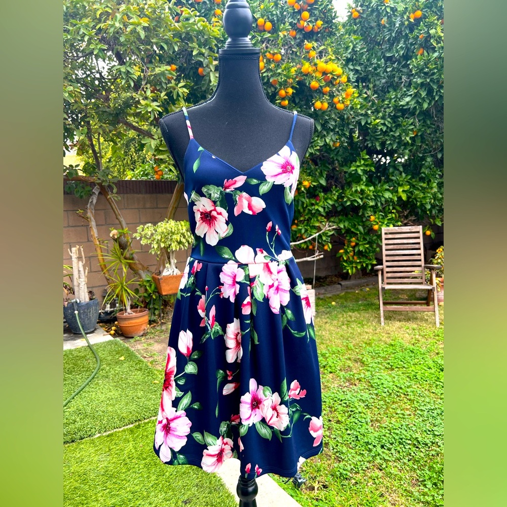 Montreau summer dress floral size small
